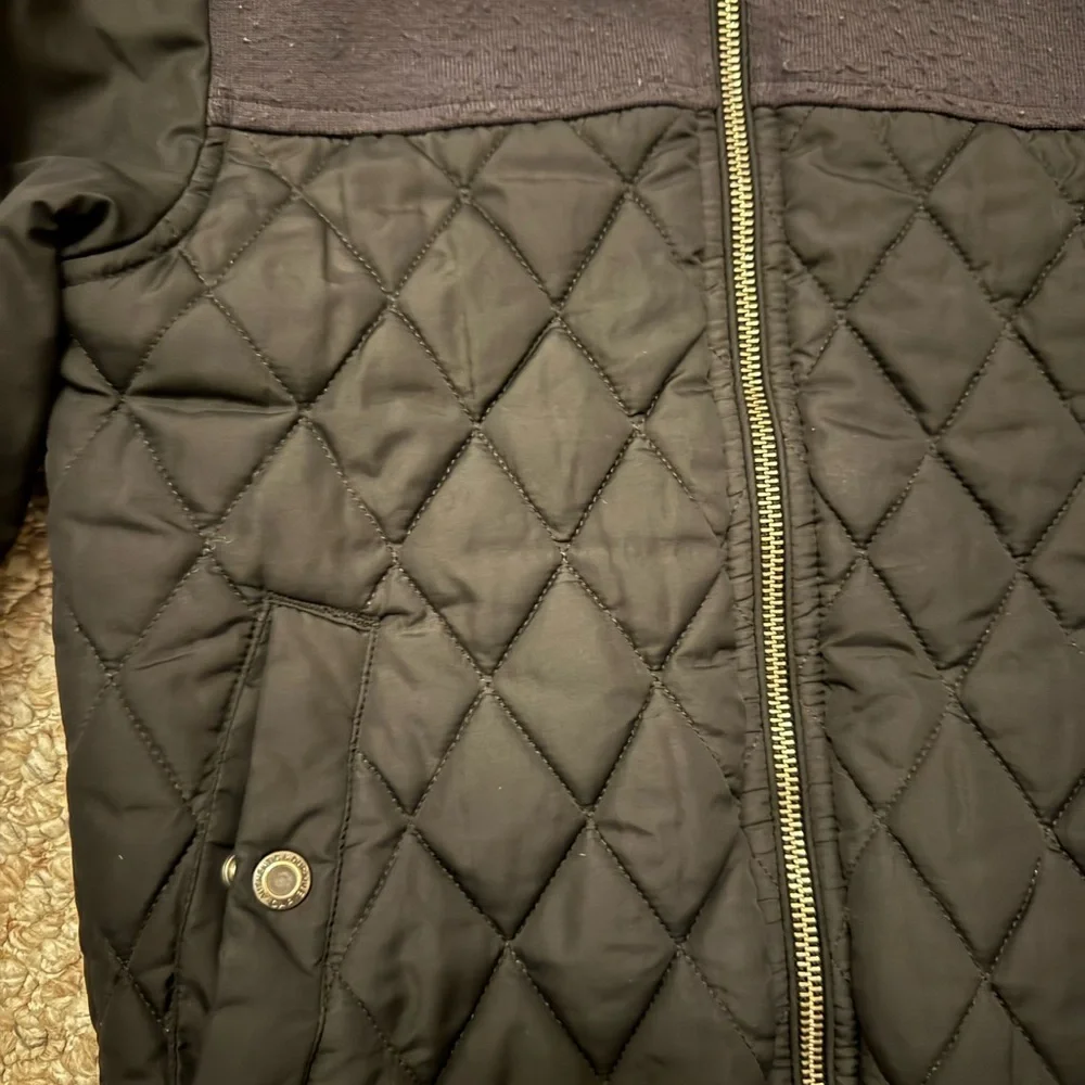 Kids GAP Black Jacket. Zip close. Button pockets. EUC. Size S 6-7. Fall Spring